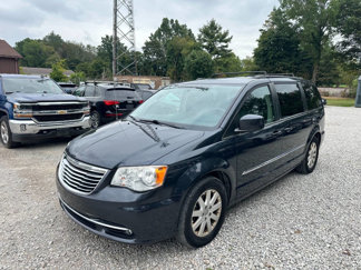 Used 2013 Chrysler Town & Country Touring image 1