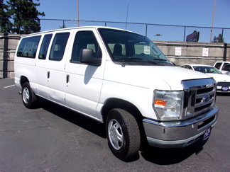 Used 2011 Ford E-350 and Econoline 350 XLT image 1