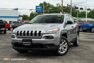 Used 2017 Jeep Cherokee Sport image 1