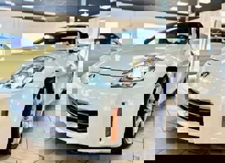 Used 2008 Nissan 350Z Touring image 1