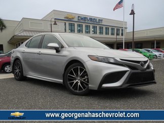 Used 2022 Toyota Camry SE image 1