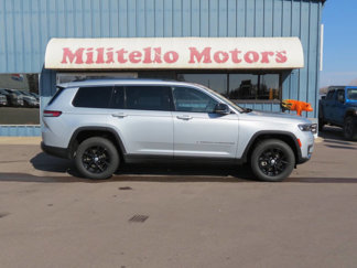 Used 2022 Jeep Grand Cherokee L Limited w/ Luxury Tech Group II image 1