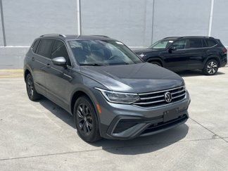 Used 2022 Volkswagen Tiguan SE image 1