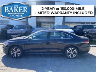 Used 2022 Volkswagen Passat 2.0T SE image 1