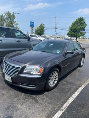 Used 2014 Chrysler 300 image 1