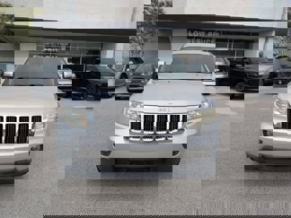Used 2013 Jeep Grand Cherokee Laredo image 1