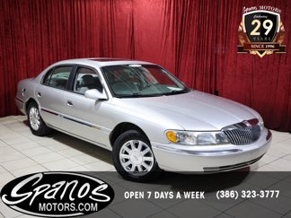Used 2002 Lincoln Continental image 1