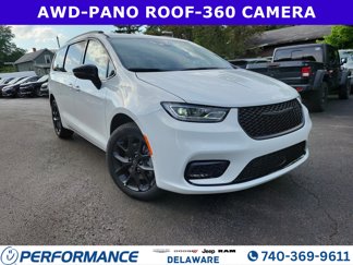 New 2025 Chrysler Pacifica Limited image 1