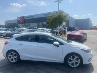 Used 2017 Chevrolet Cruze Premier image 1