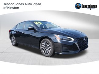 Used 2024 Nissan Altima 2.5 SV image 1