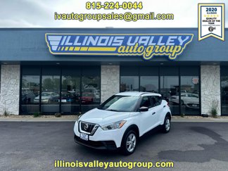Used 2020 Nissan Kicks S image 1
