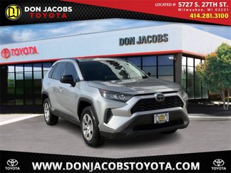 Used 2019 Toyota RAV4 LE image 1