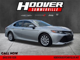 Used 2018 Toyota Camry LE image 1