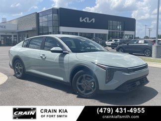 New 2025 Kia K4 LXS image 1