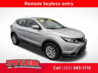 Used 2017 Nissan Rogue Sport S image 1