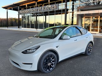 Used 2022 Tesla Model Y Long Range image 1