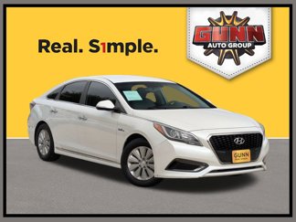 Used 2016 Hyundai Sonata SE image 1