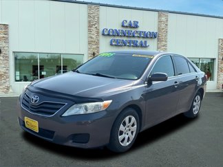 Used 2011 Toyota Camry LE image 1
