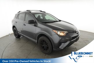 Used 2018 Toyota RAV4 LE image 1