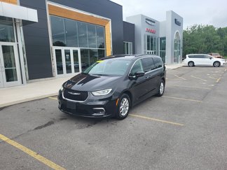 Used 2022 Chrysler Pacifica Touring-L image 1