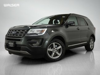 Used 2017 Ford Explorer XLT image 1