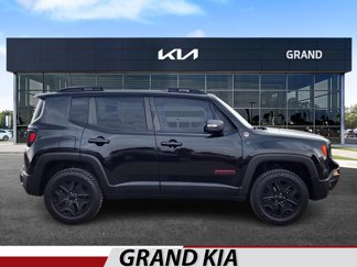 Used 2018 Jeep Renegade Trailhawk image 1