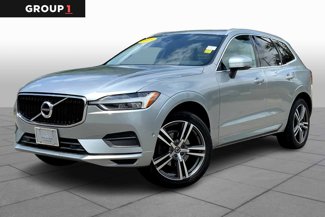 Used 2018 Volvo XC60 T5 Momentum w/ Vision Package image 1