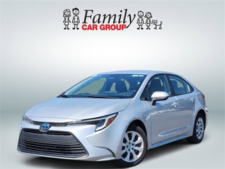 Used 2025 Toyota Corolla LE video 1