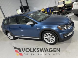 Used 2017 Volkswagen Golf Alltrack SE image 1