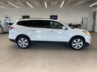 Used 2016 Chevrolet Traverse LT w/ Style and Technology Package image 1