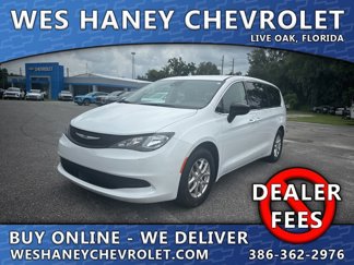 Used 2024 Chrysler Voyager LX image 1