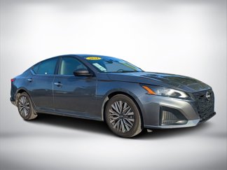 Used 2024 Nissan Altima 2.5 SV image 1
