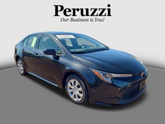 Certified 2022 Toyota Corolla LE image 1