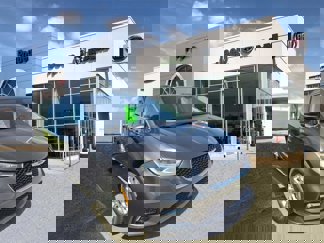 Used 2022 Chrysler Pacifica Touring-L image 1