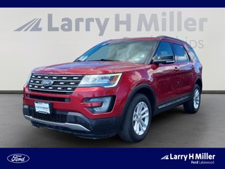 Used 2017 Ford Explorer XLT image 1