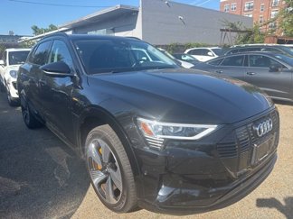 Used 2022 Audi e-tron Premium Plus w/ Premium Plus Package image 1