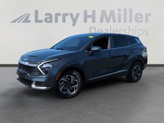 Used 2023 Kia Sportage LX image 1