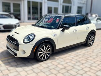 Used 2021 MINI Cooper S image 1