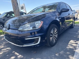 Used 2016 Volkswagen e-Golf SE image 1