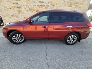 Used 2015 Nissan Pathfinder S image 1