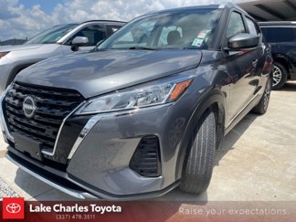 Used 2024 Nissan Kicks SV image 1