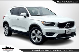 Used 2021 Volvo XC40 T5 Momentum image 1