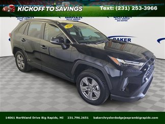 Used 2022 Toyota RAV4 XLE image 1
