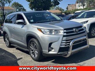 Used 2019 Toyota Highlander XLE image 1