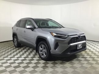 Used 2022 Toyota RAV4 XLE image 1