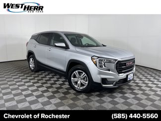 Used 2022 GMC Terrain SLE w/ LPO, Floor Liner Package image 1