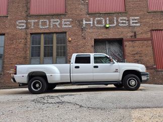 Used 2004 Chevrolet Silverado 3500 2WD Crew Cab w/ Heavy-Duty Power Package image 1