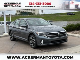 Used 2023 Volkswagen Jetta SEL image 1