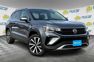 Used 2022 Volkswagen Taos SE image 1