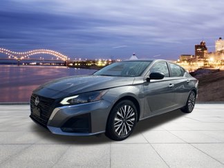 Used 2024 Nissan Altima 2.5 SV image 1